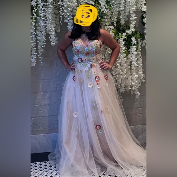 New floral/tulle prom dress - Picture 3 of 5